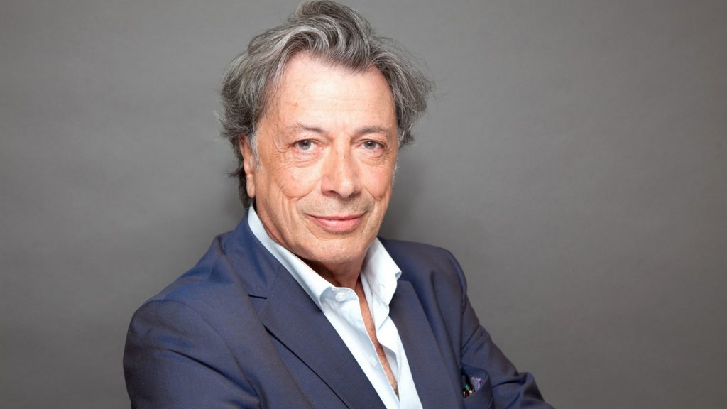 Hervé Vilard dévoile son ultime Best of : "Dernières"